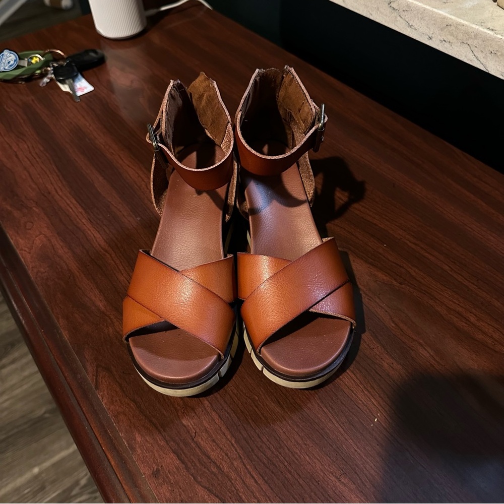MIA Carmel Brown Leather Women's Sandals size 6